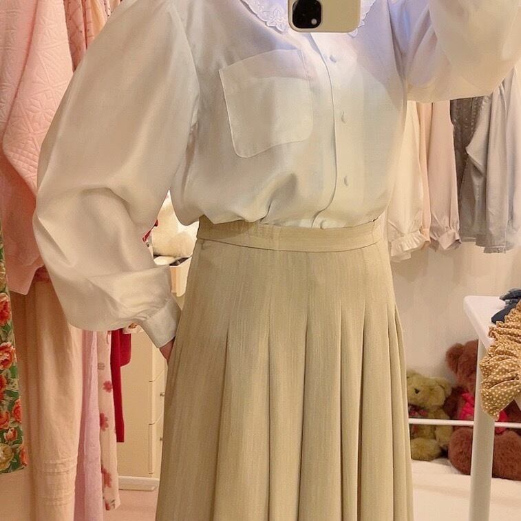 pale green tuck crape skirt