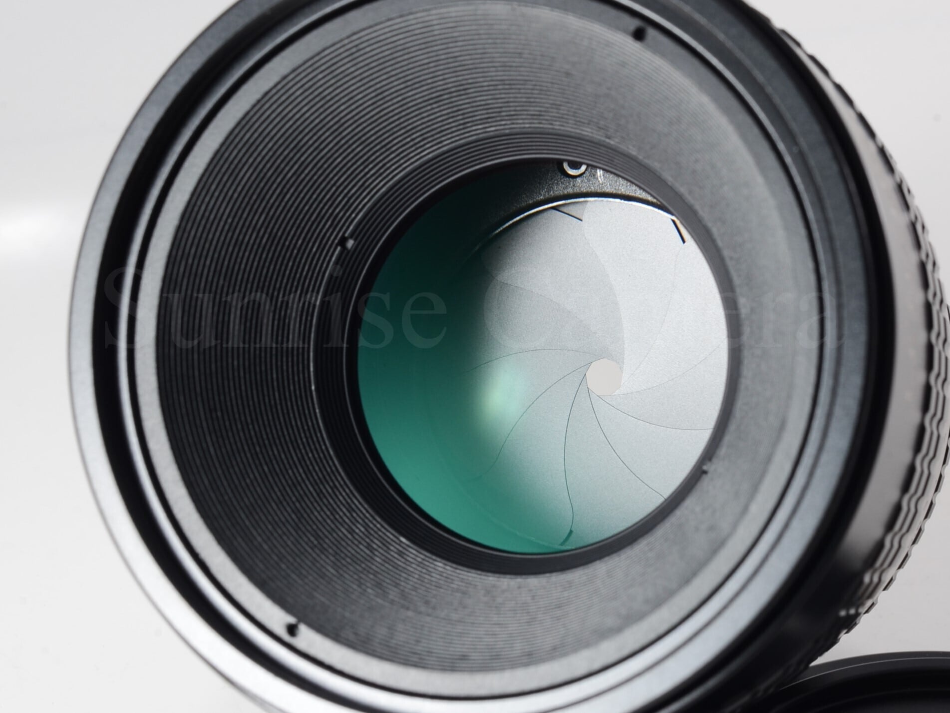 【中古】（非常に良い）Lensbaby ソフトレンズ Velvet 56 56mm F1.6 ソニーαAマウント ブラック フルサイズ対応 860601 Amazon.co.jp: Lensbaby ソフトレンズ Velvet 56 56mm F1.6 フジ