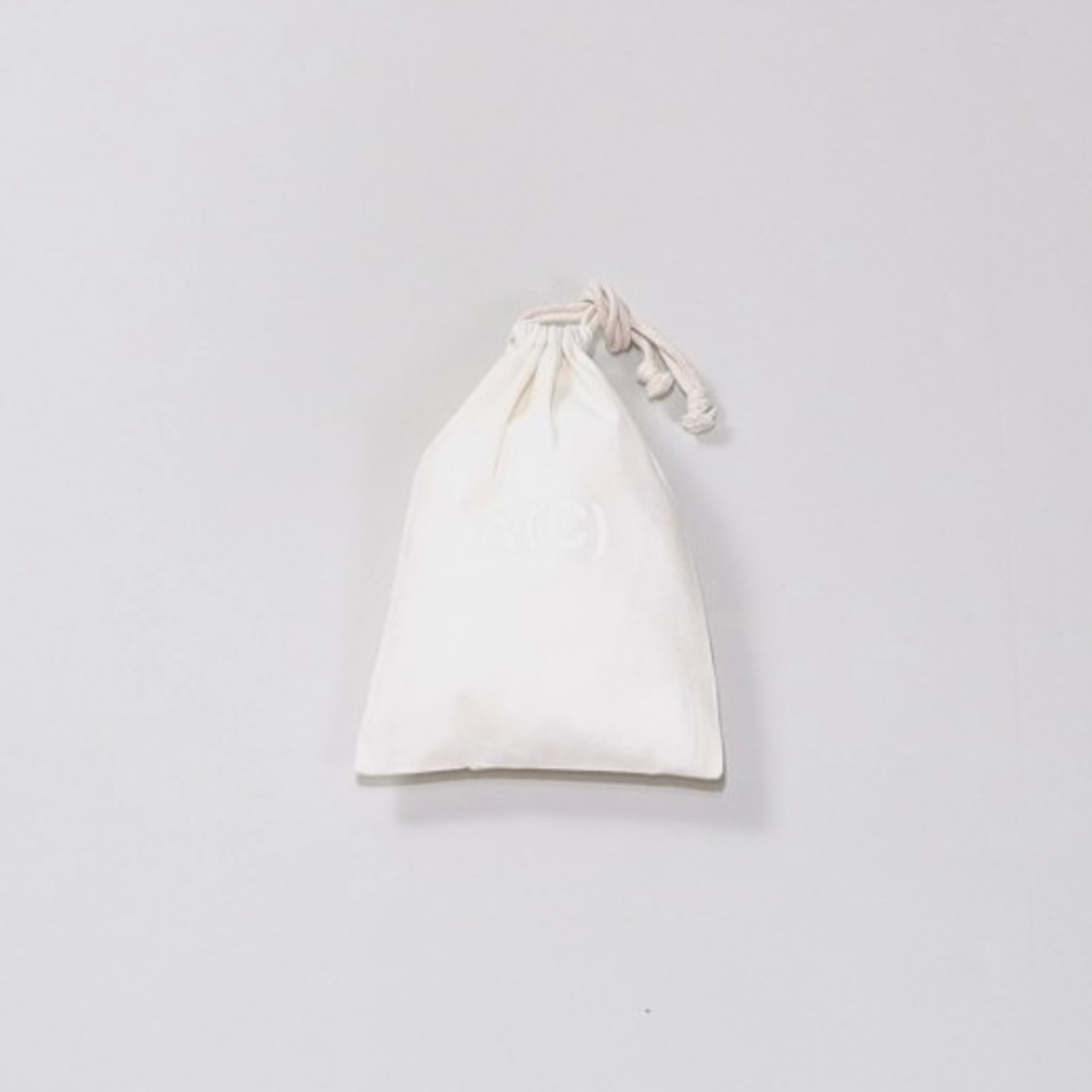 A(C)【Logo drawstring bag】