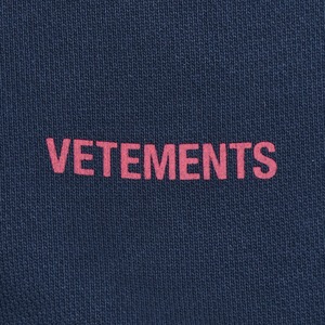 【VETEMENTS】CLASSIC LOGO ZIP-UP HOODIE