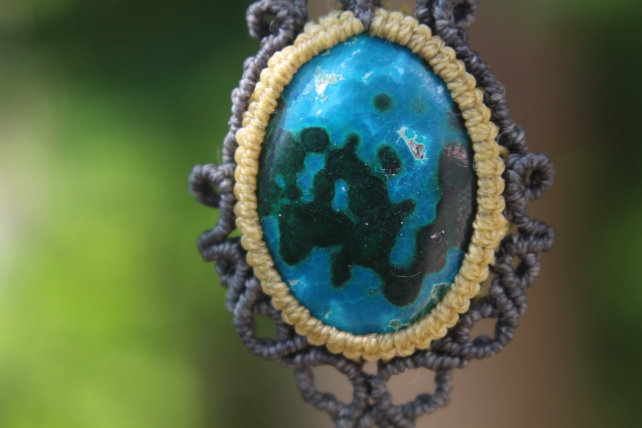Chrysocolla malachite micro macrame pendant