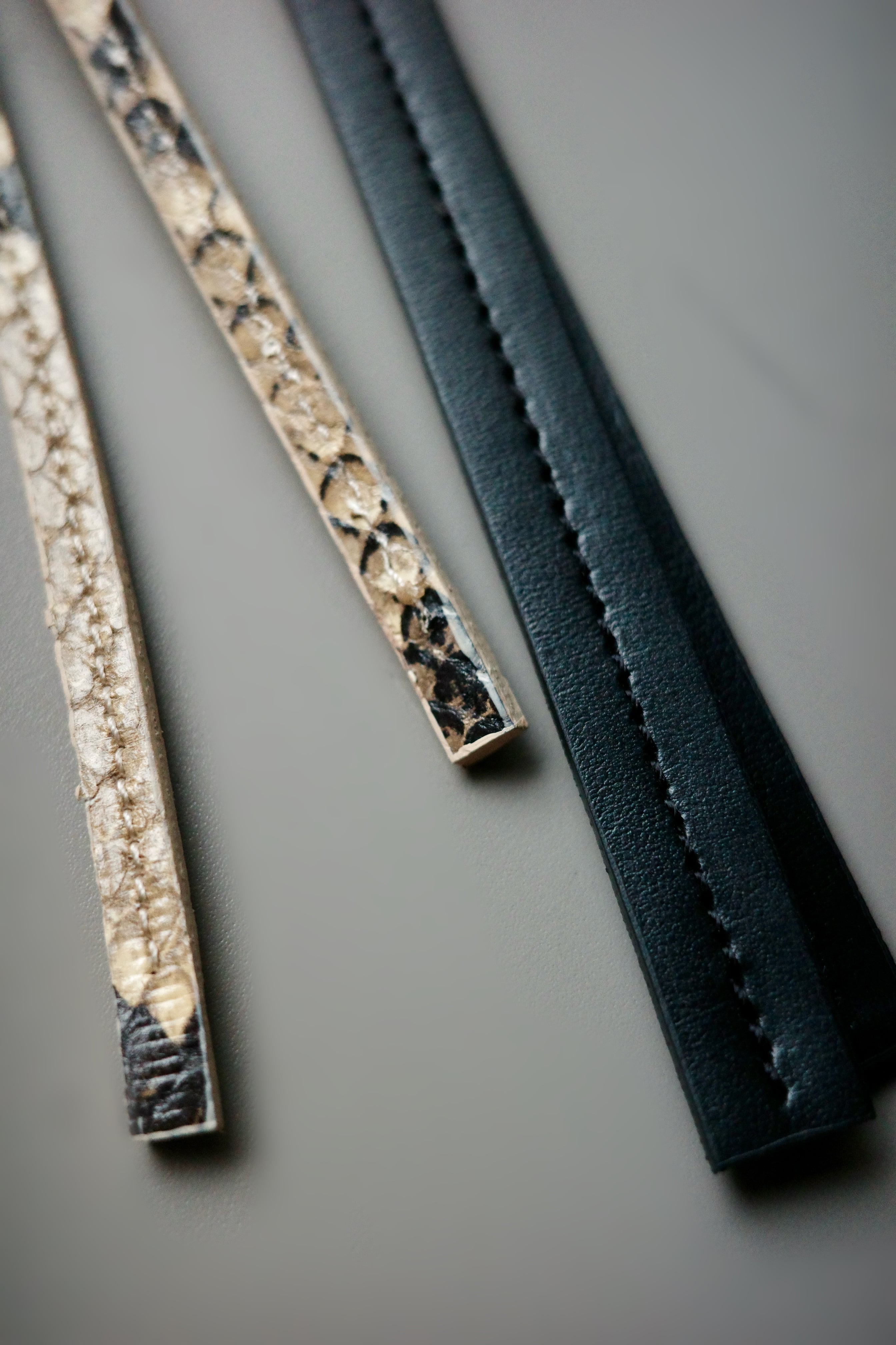 SIX 95【Commemorative Keyring -Black/Beige-】 | lloomm
