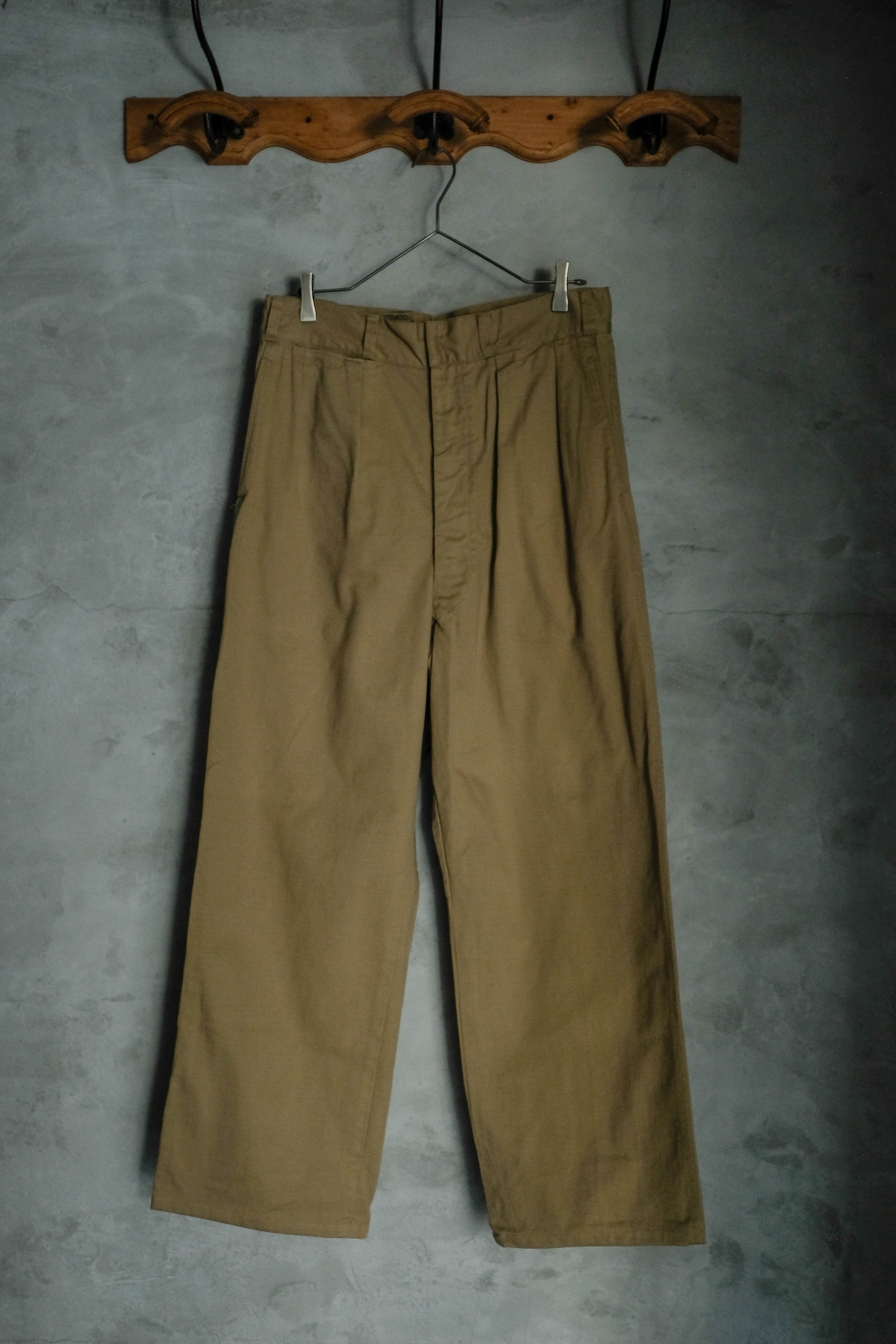 オーストラリア軍　チノパン　ミリタリー オーストラリア軍 チノパンツ | militaria & encore