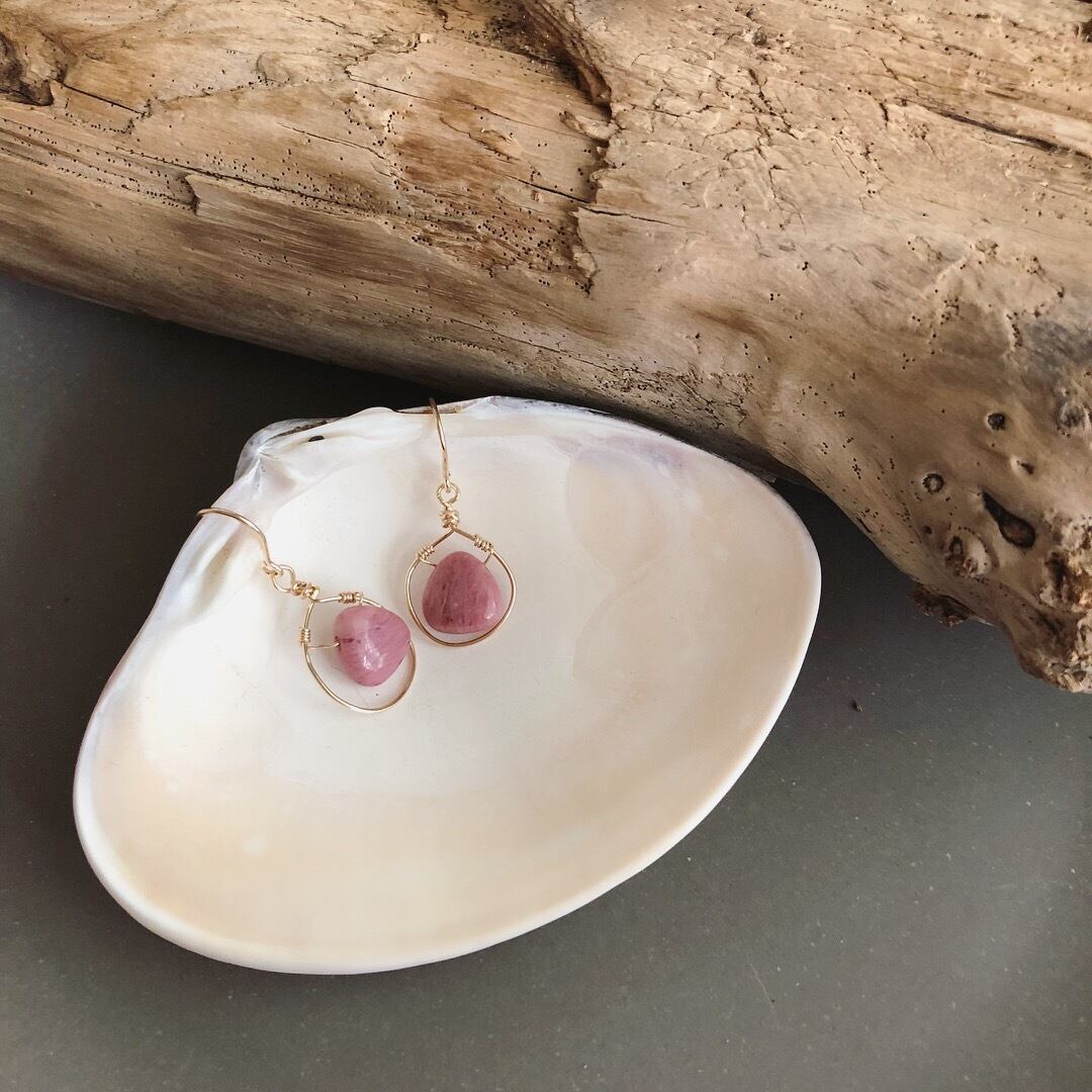 シリシャスシスト(紅簾石)の鳥かごピアス