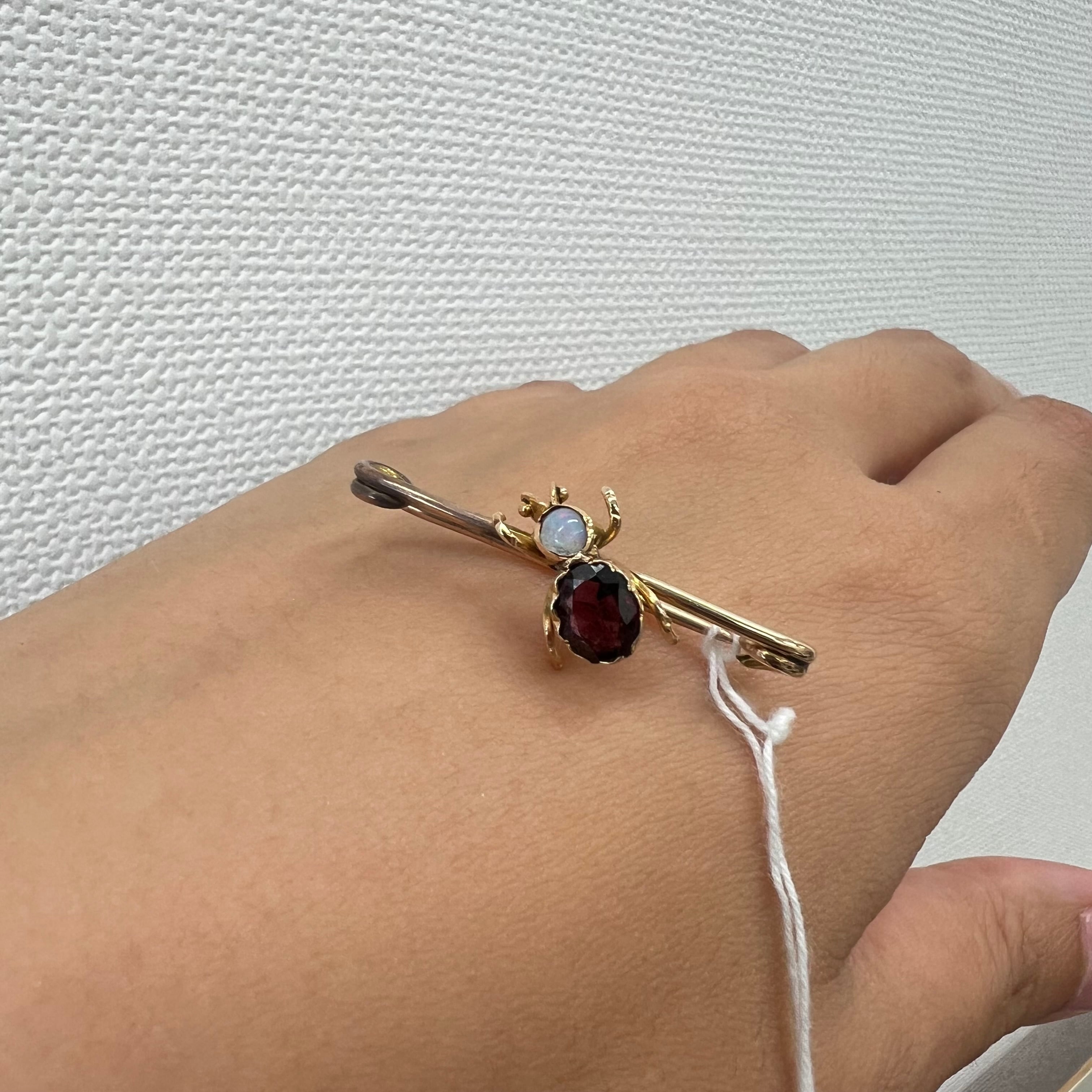 イギリス アンティーク 昆虫 デザイン K9 ロードライトガーネット