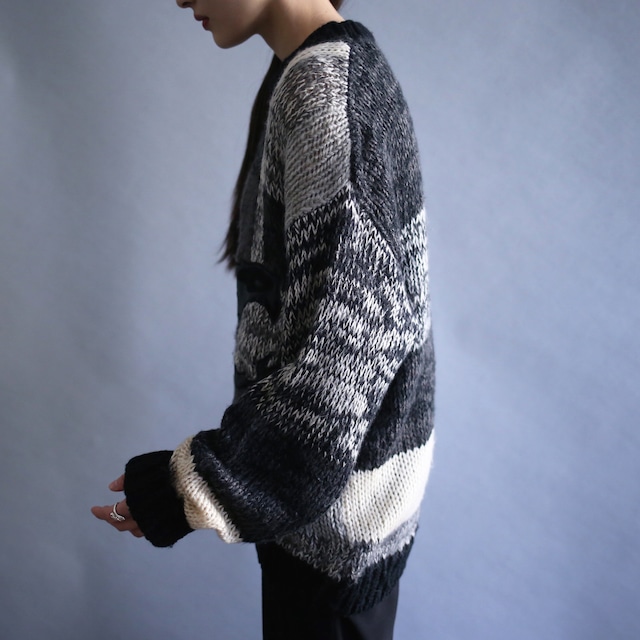 "leather×eagle" patchwork switching color knit pattern loose sweater