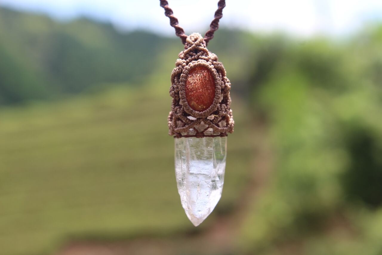 Himalayan crystal Sunstone micromacrame pendant