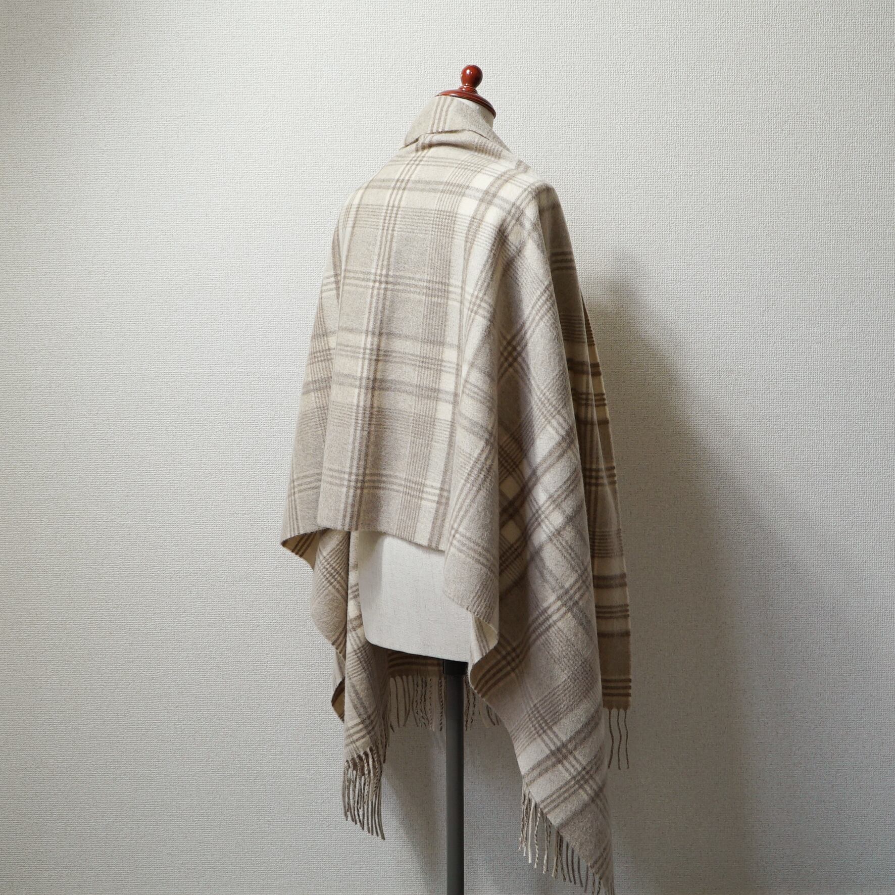 Johnstons カシミヤ大判ストール Baloch ベイクルーズ取扱い 株式会社