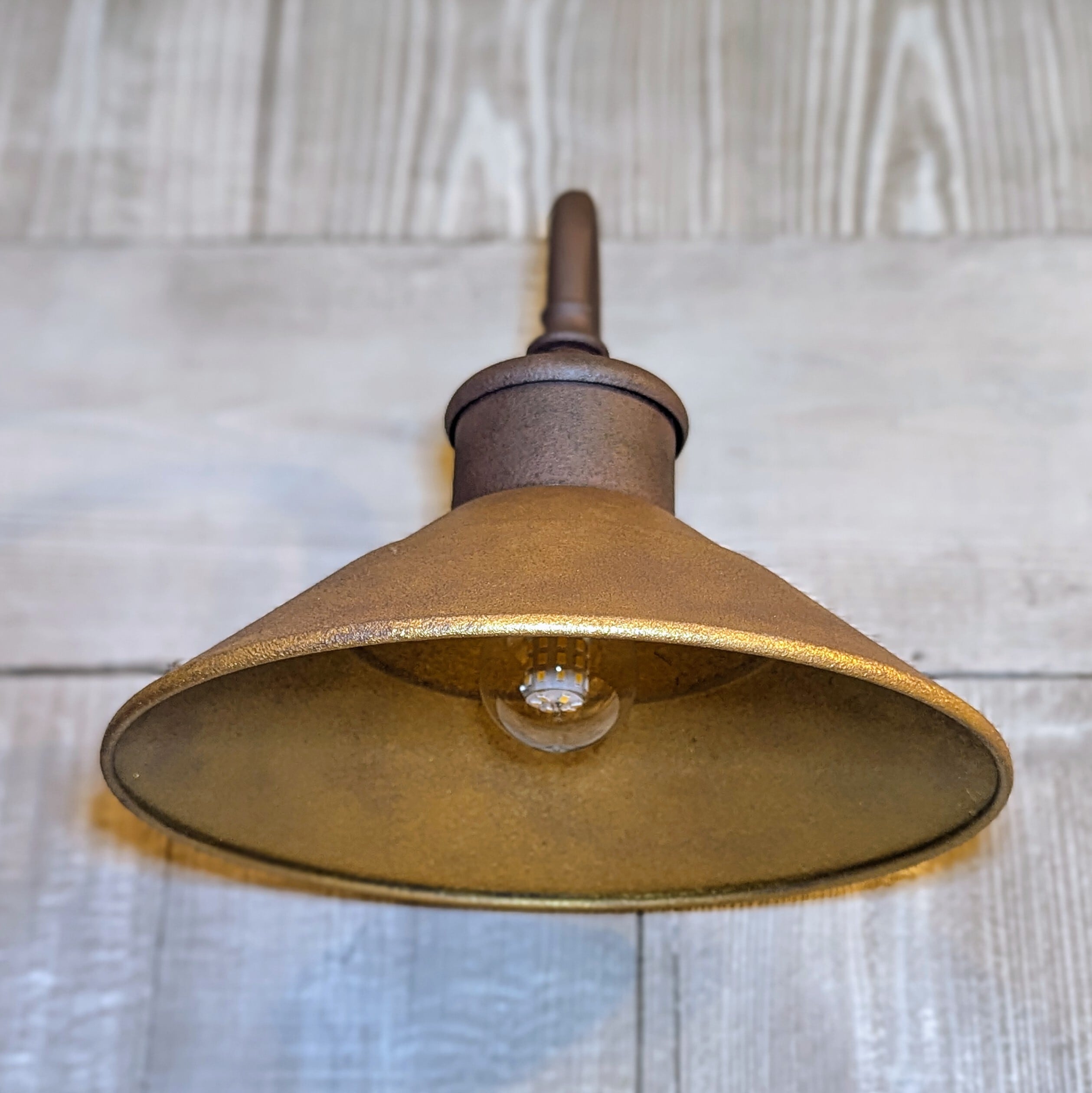 レトロな外灯 鋳肌真鍮色／コッパーベース古塗装【受注生産】 | Odoson