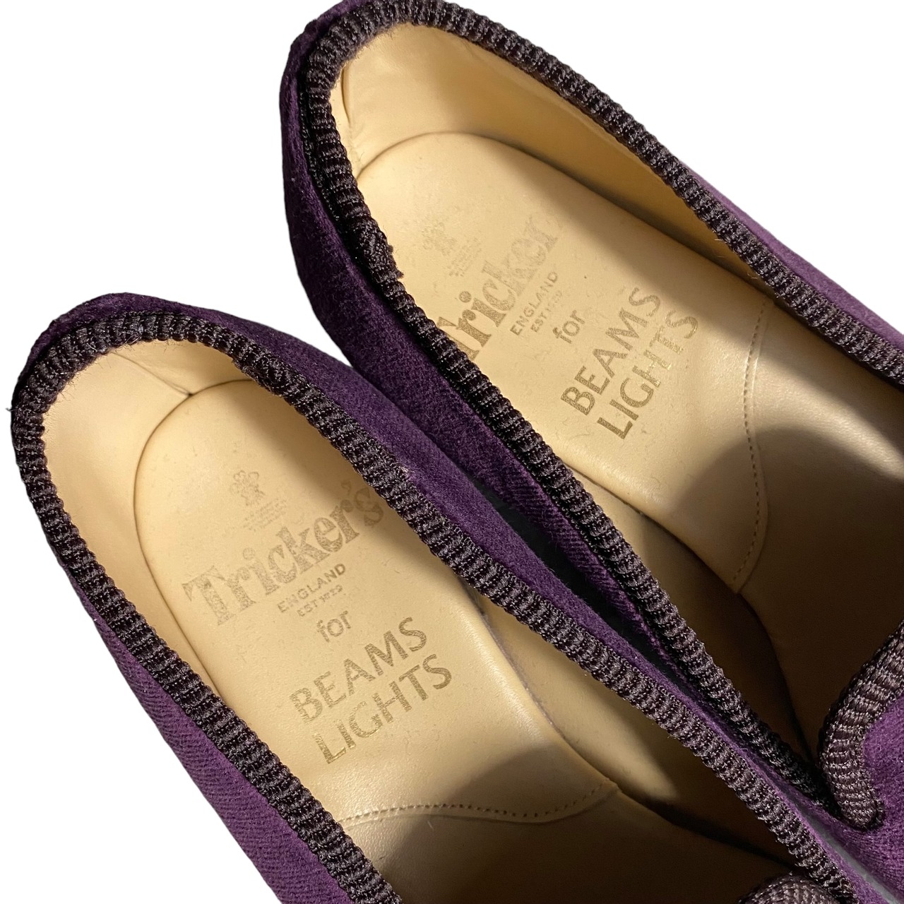 TRICKER’S × BEAMS LIGHTS velvet slip-ons “Churchill”