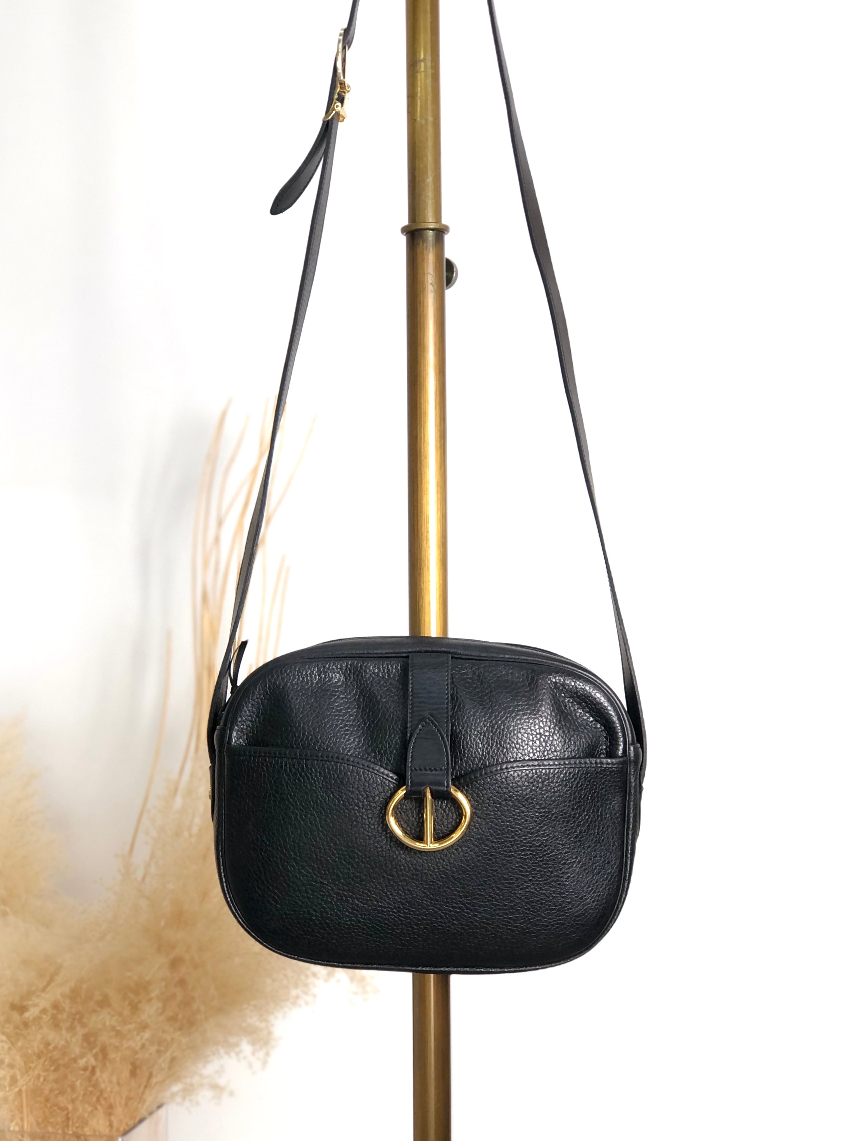 Christian Dior ヴィンテージ　CD ショルダーバッグ　ブラック Christian Dior クリスチャン ディオール ショルダーバッグ ブラック