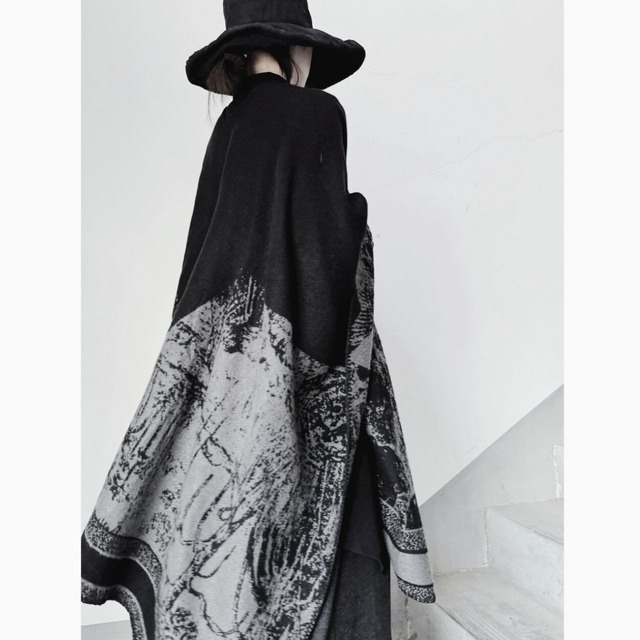 Graphic art jacquard large stole C0728