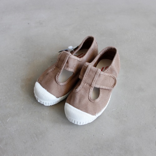 《CIENTA》Tストラップ / BEIGE CREP(ムラ染め) / 12.5〜21cm