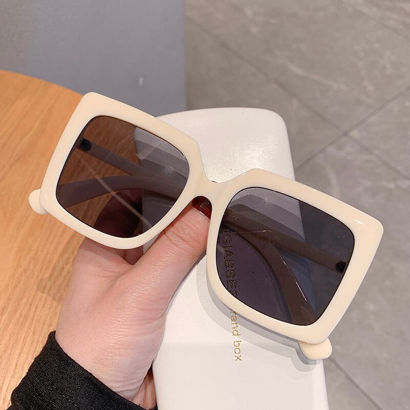 レッド ストリート スクウェア ブラック・アイド・ピーズ70545132441