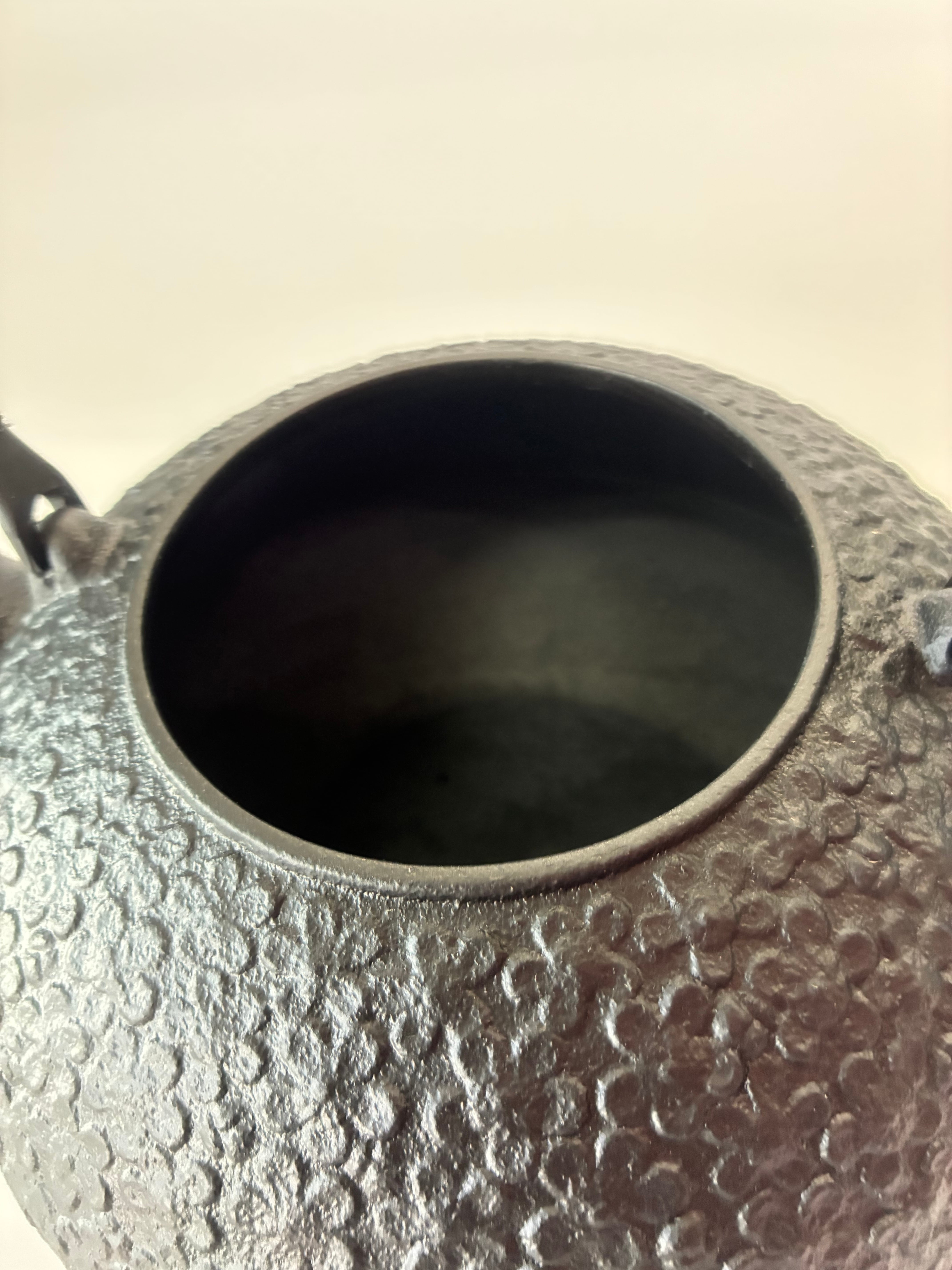 鉄瓶 梅丸子 1.2L 黒 | 田舎暮らし屋｜南部鉄器通販.com