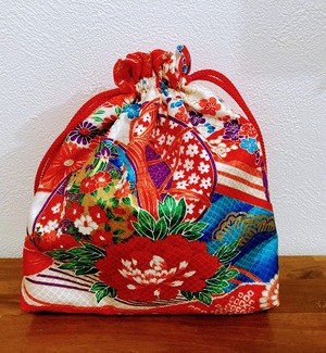 正絹きんちゃく袋　Drawstring Bag made from Silk Kimono Cloth