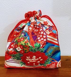 正絹きんちゃく袋　Drawstring Bag made from Silk Kimono Cloth