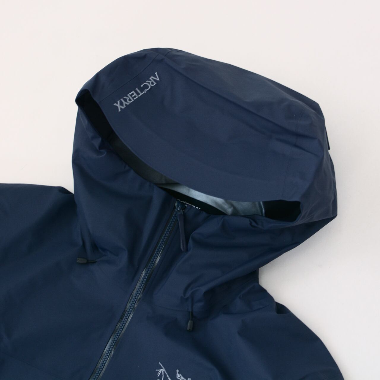 アークテリクス ベータ SL ハイブリッド Mサイズ NAVY