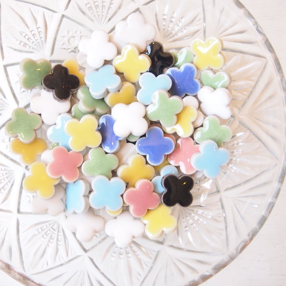 ◇美濃焼タイル◇ちいさなお花いろいろ100gセット | andanteの