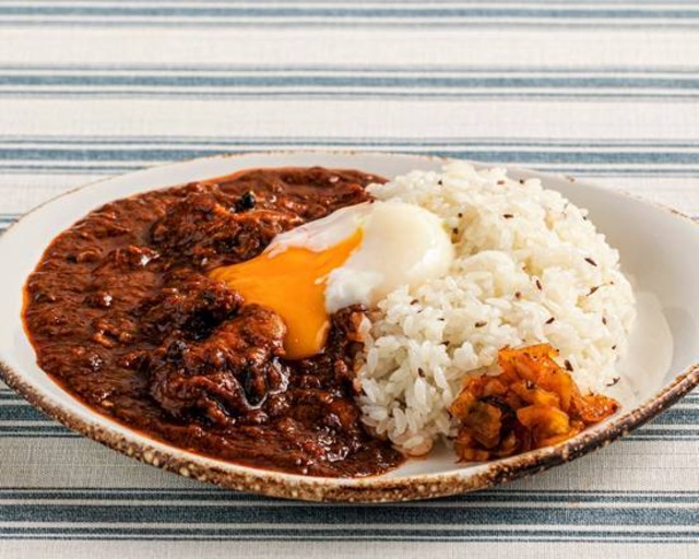 温泉卵トッピング　スパイスチキンカレー