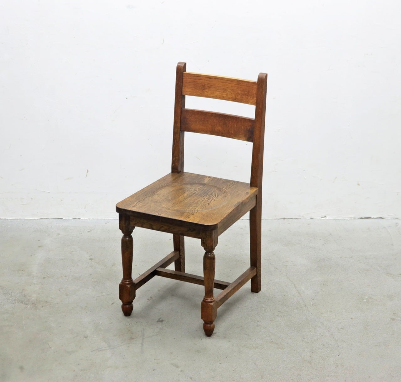 アンティーククマ刺繍 木製椅子 アンティーククマ刺繍 木製椅子 アンティーククマ刺繍 木製椅子