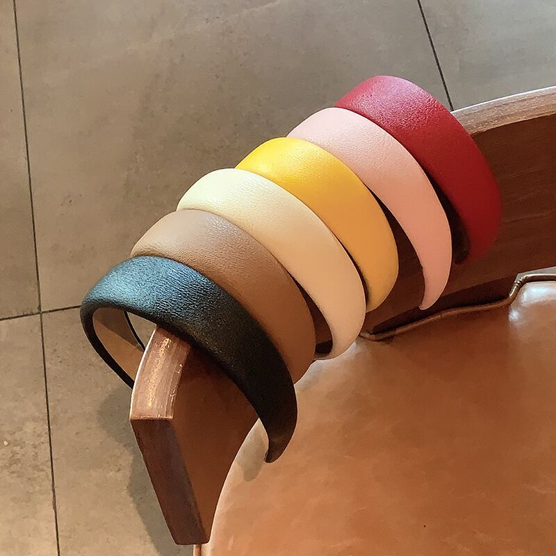 ヘアバンド レッドスタンダードレザーヘアピン レトロ ヘアアクセサリー ブラック・アイド・ピーズ38266772270