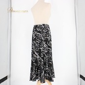 社交ダンス 衣装 スカート レッスンウェア ブラック系 ホワイト系 黒 白 ホログラム キラキラ 花柄 薔薇 バラ フォーマル 上品 練習着 黒白 刺繍風 柄プリント きらきら ラメ風 光沢 フレア ダンス衣装 ワルツ フォーマルドレス 練習用 レッスン用 ダンスレッスンウェア 大人 可愛い 花柄スカート バラ柄スカート ボリューム ラテンダンス モダン バックシャン風 体型カバー 丸襟風 クラシック モード系 ブラックドレス ホワイトドレス