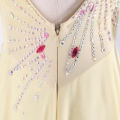 【社交ダンス衣装】アイボリー ワンピース ドレス フロート レモン フリル レース ピンク 上品 高級感 デモ 競技用 パーティ
