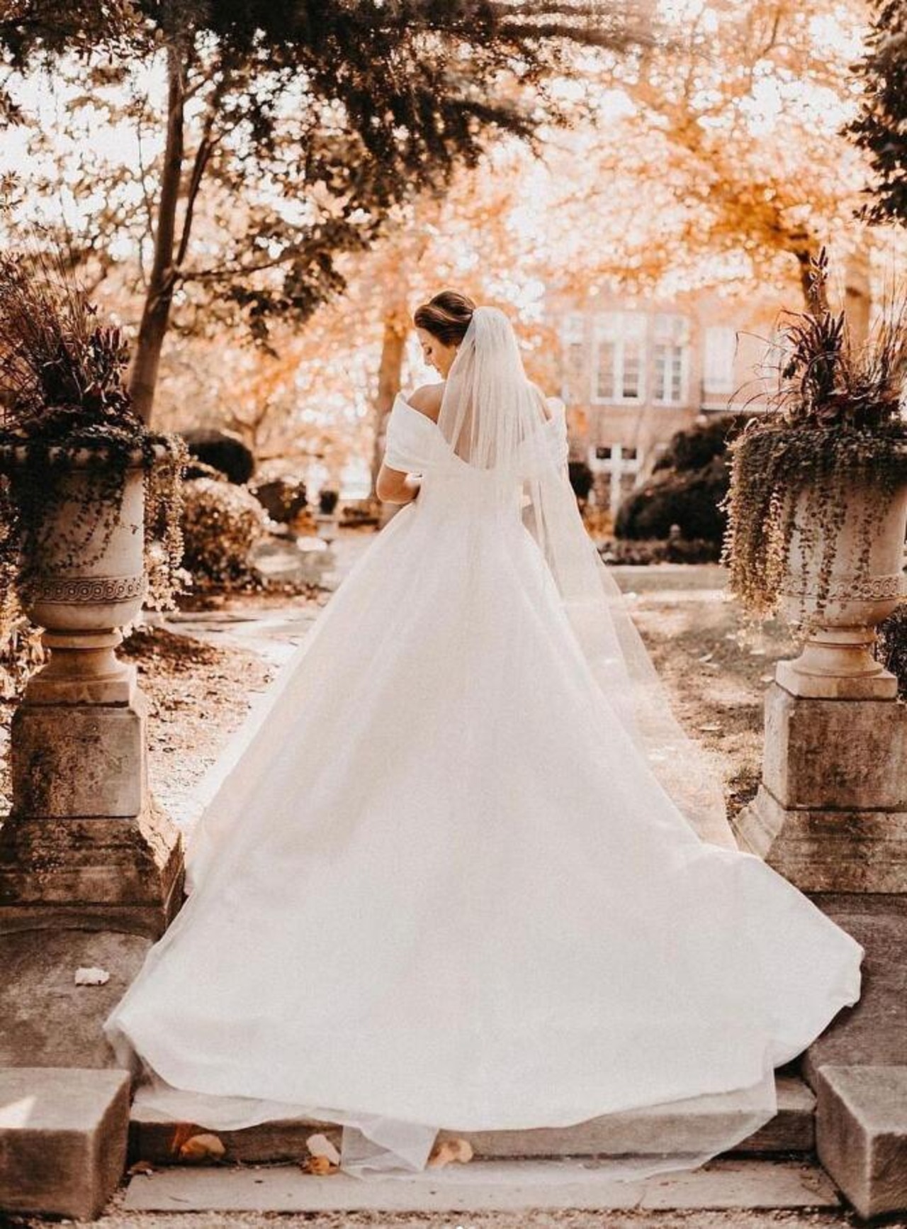 ウェディングドレス オフショルダー スレンダーライン 花嫁 パーティー  