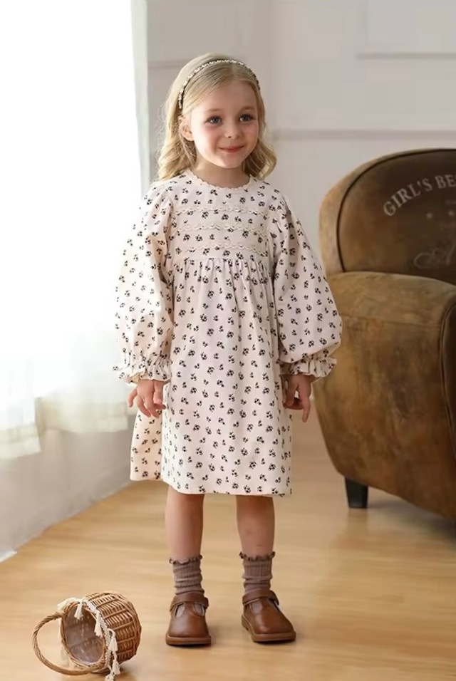 【取寄】ノーカラーでスッキリ着られる流行りの淡色花柄ワンピース