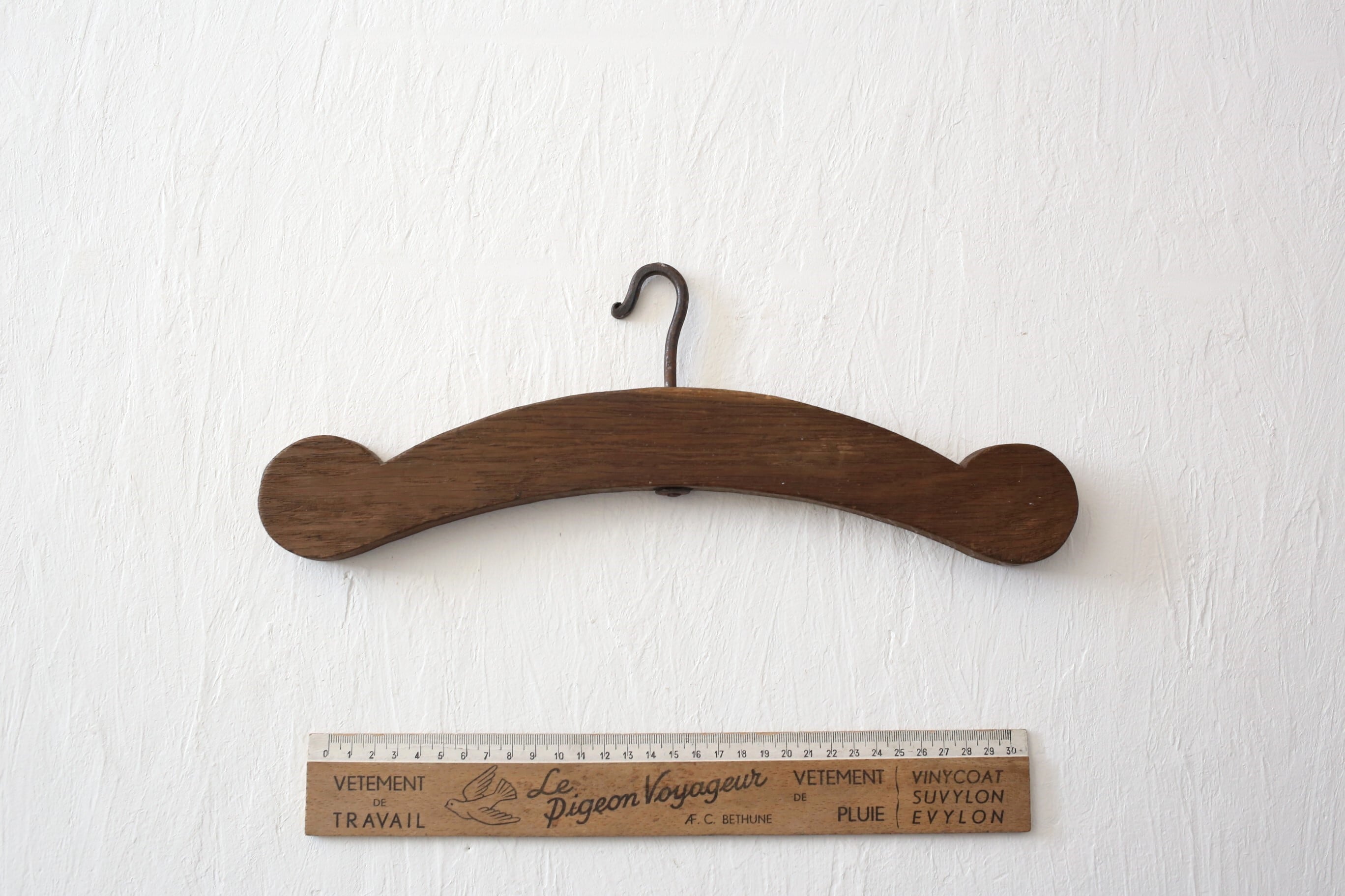 フランス アンティーク ヴィンテージ 木製 厚みのあるハンガーN-05034