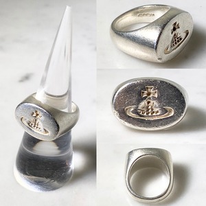vintage VIVIENNE WESTWOOD silver signet ring “orb”