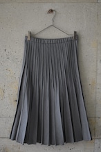 Grey pleated skirt