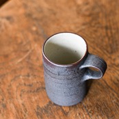 齊藤十郎　マグカップ（鉄釉）