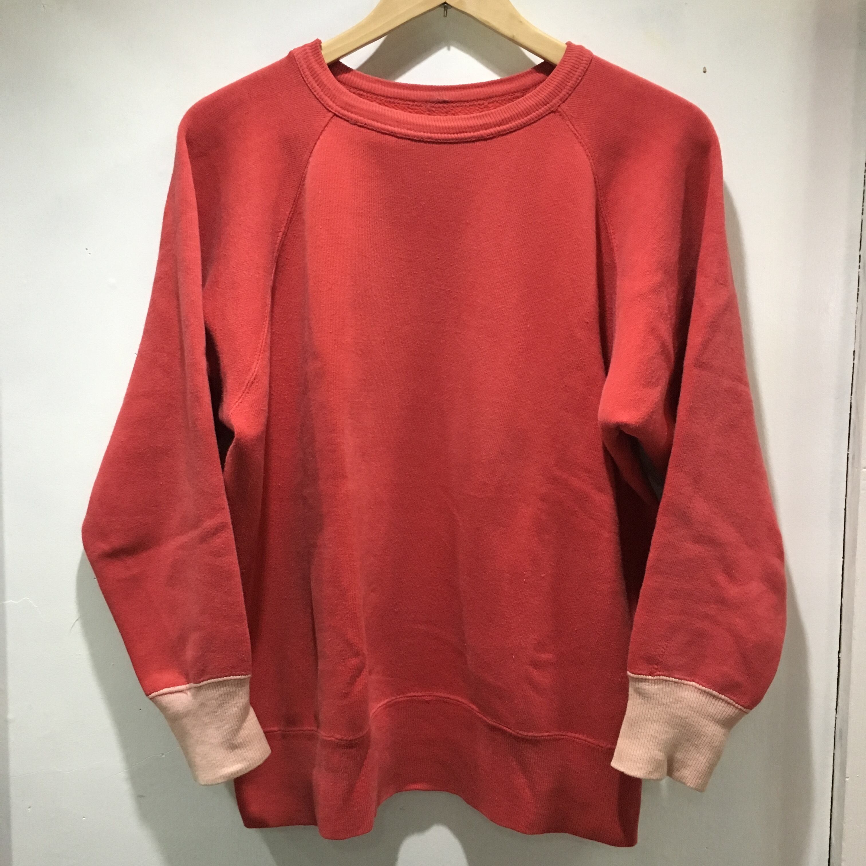 VINTAGE 60's SWEAT  SHIRT  (beady clothing)