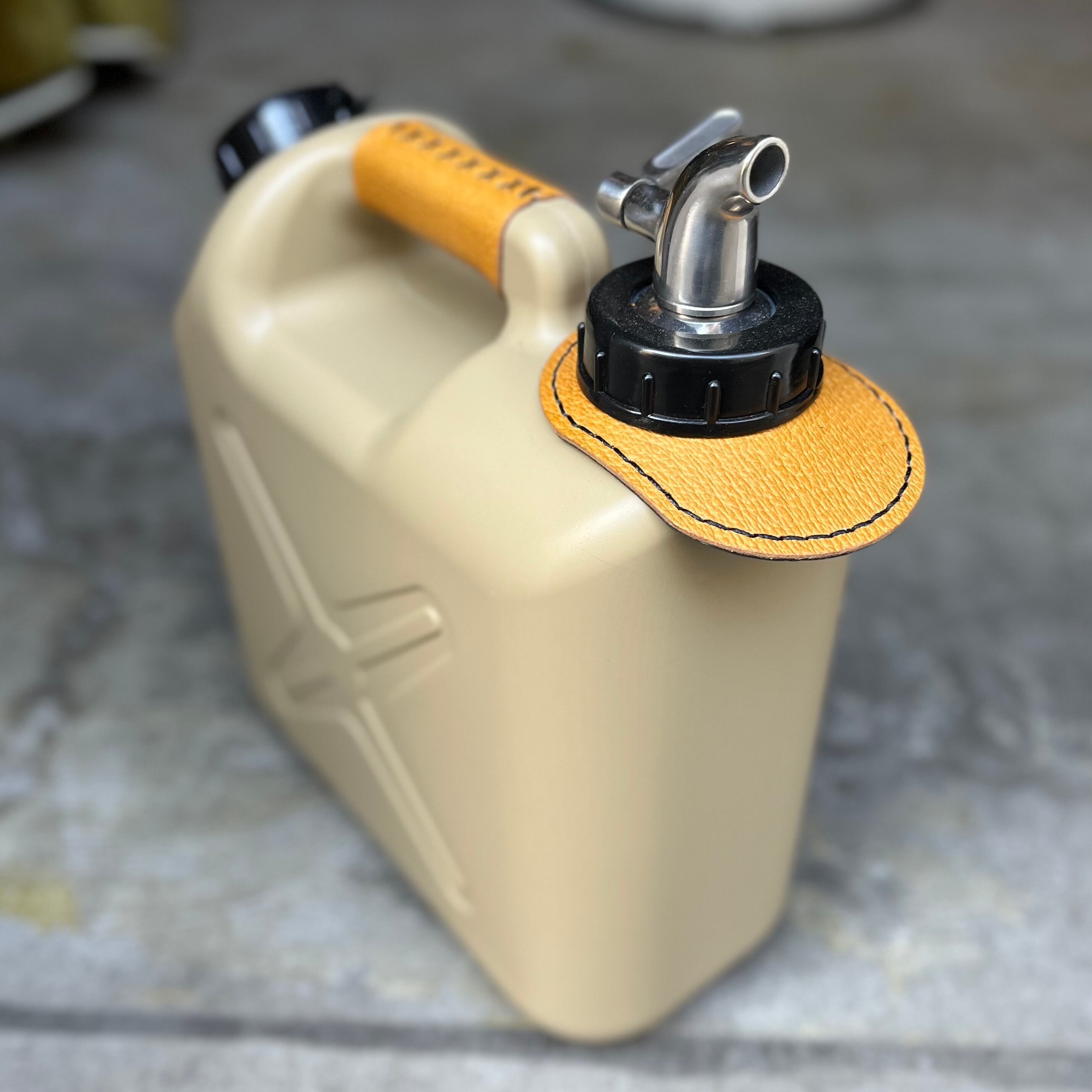 完成品】カスタムウォータータンク5L／サンド&キャメル | Own Borrow Works