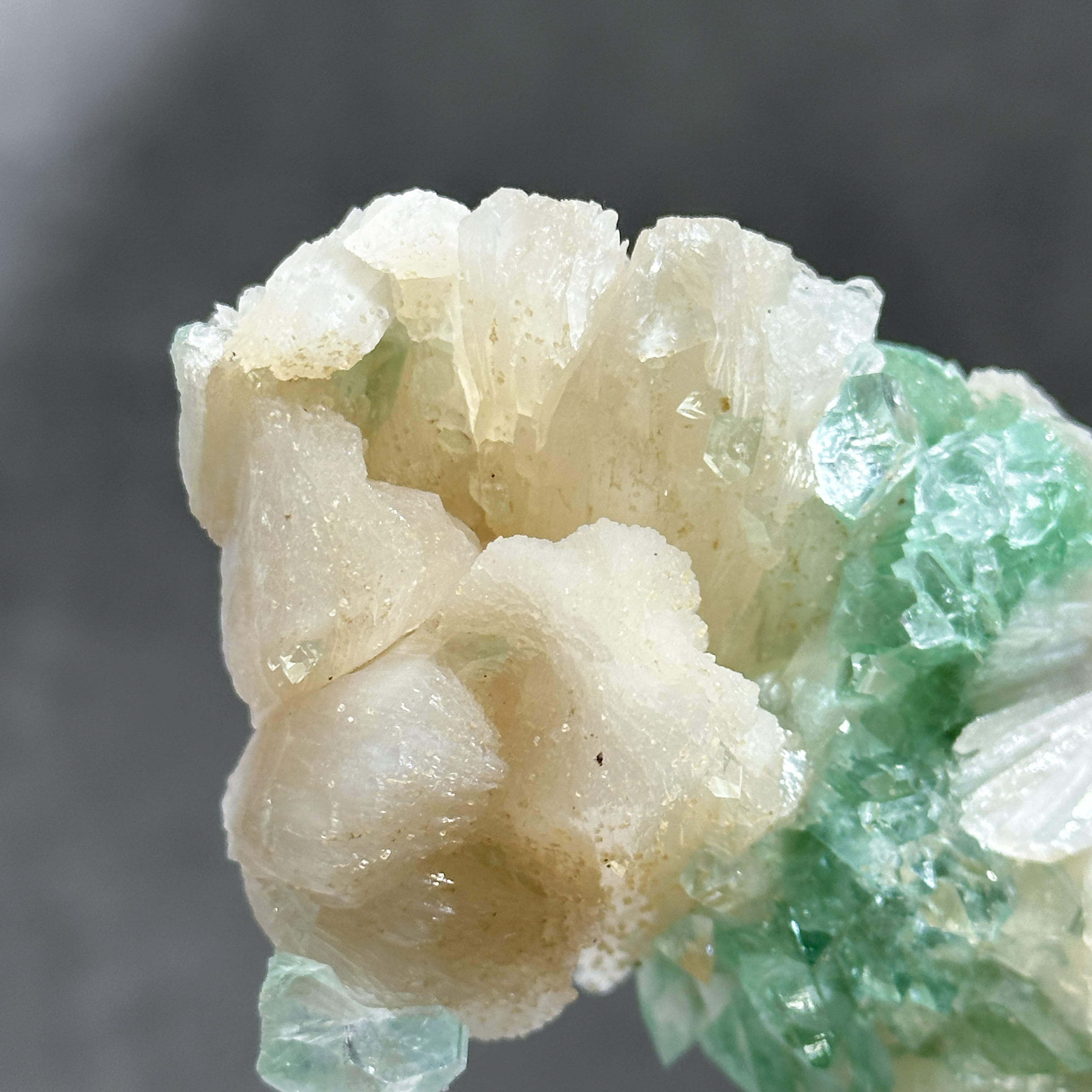 グリーンアポフィライト＆スティルバイト 78◇ Green Apophyllite