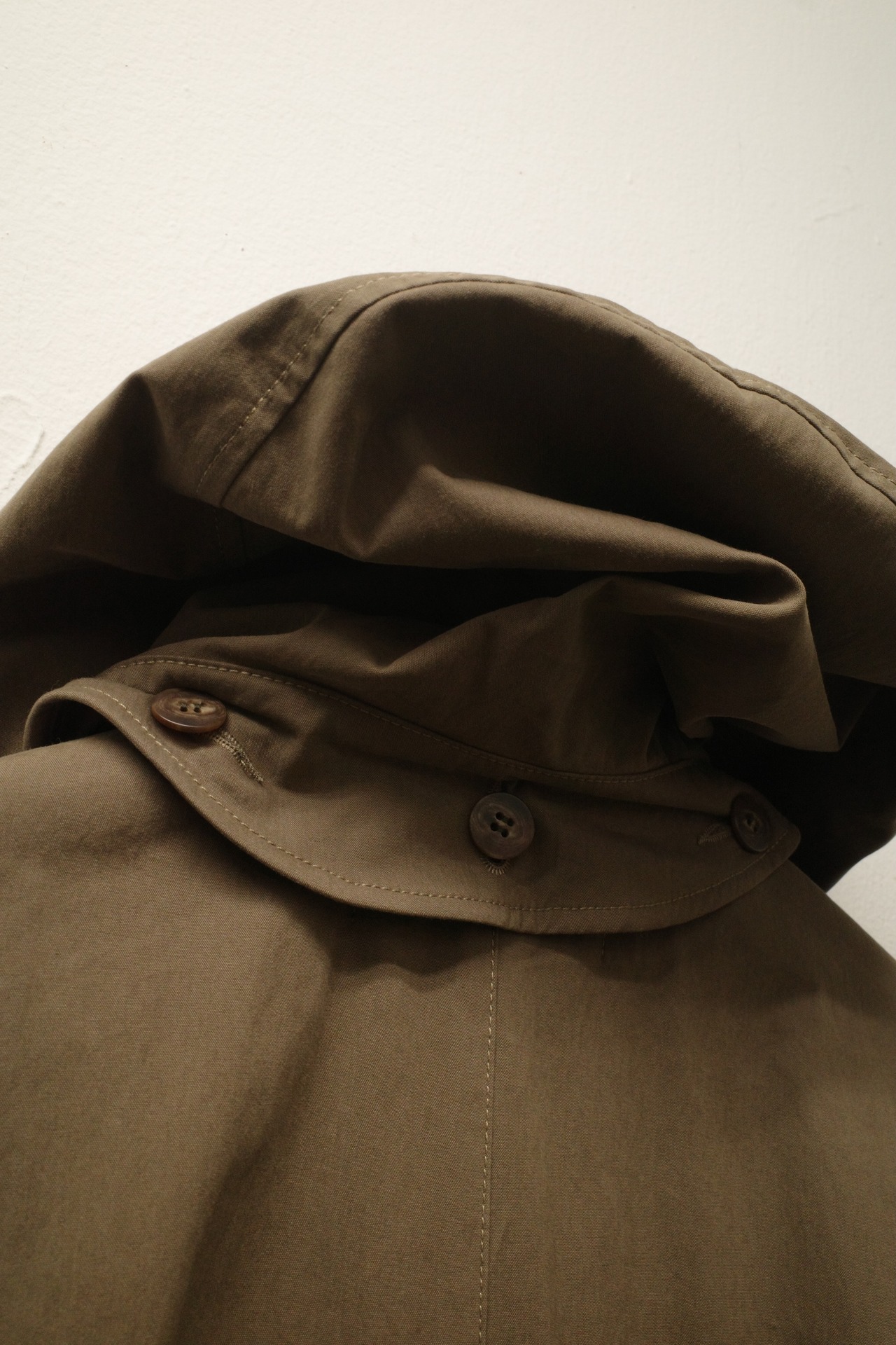 予約販売 | i’m here : - HAOLI TRENCH COAT ：Black｜フード型ストール／2WAYトレンチ／和洋折衷の羽織