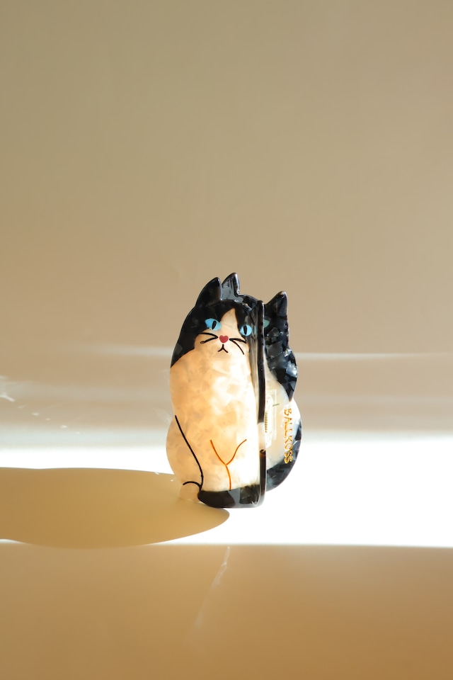 はちわれ猫のヘアクリップ