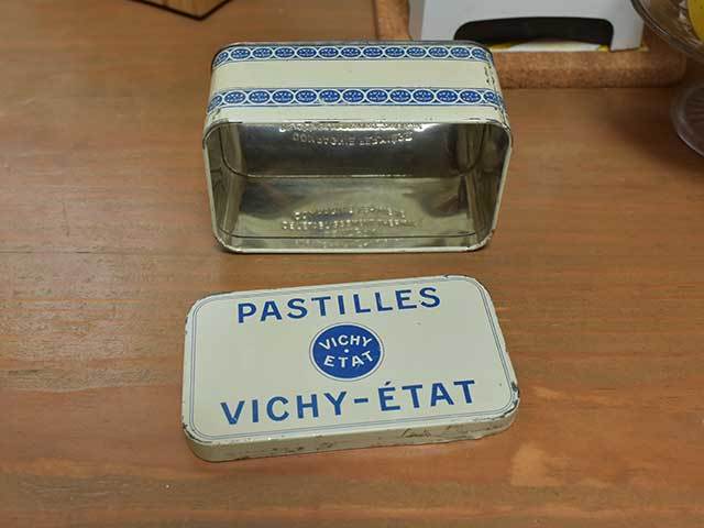 VICKY-ETAT Tin缶 フレンチアンティーク
