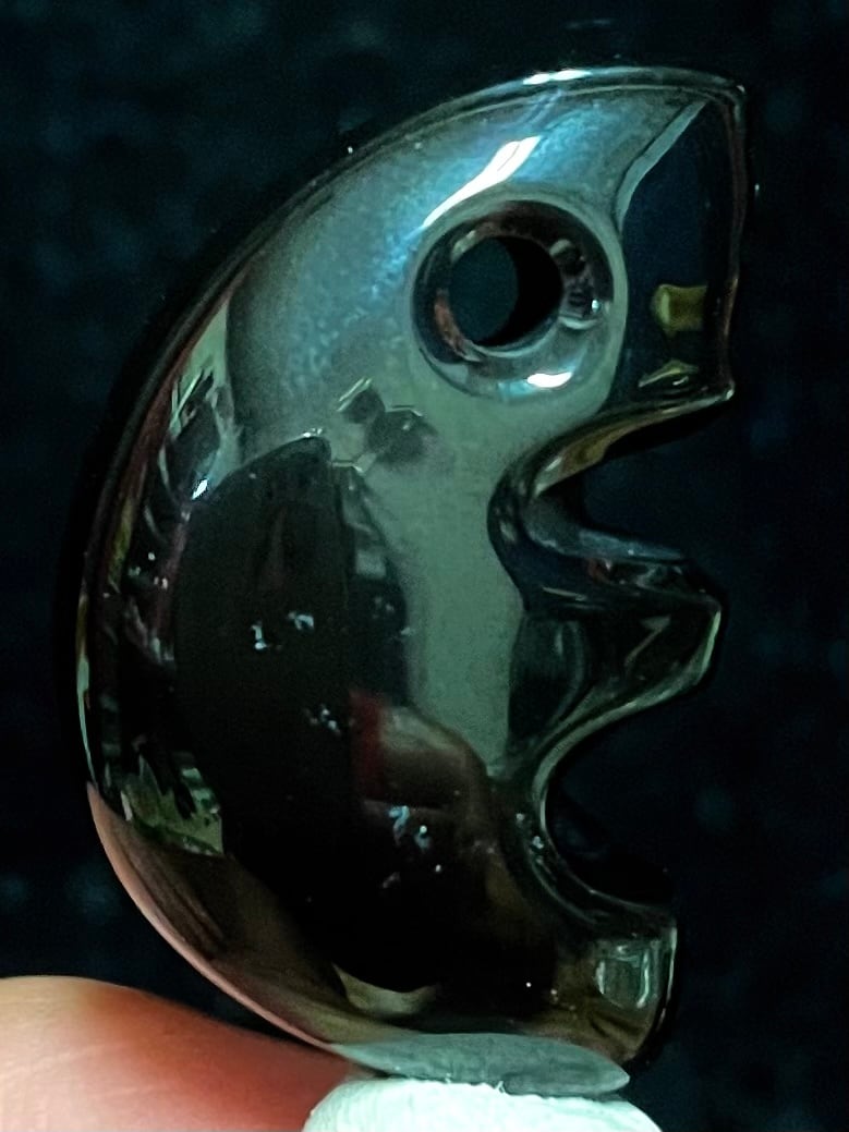 遠野の霊石　牙型　獣型　牙勾玉　高波動　ハンドメイド　7.8cm大 Amazon | 遠野の銘石 勾玉 龍神勾玉 波動石 龍神勾玉 原石 霊石