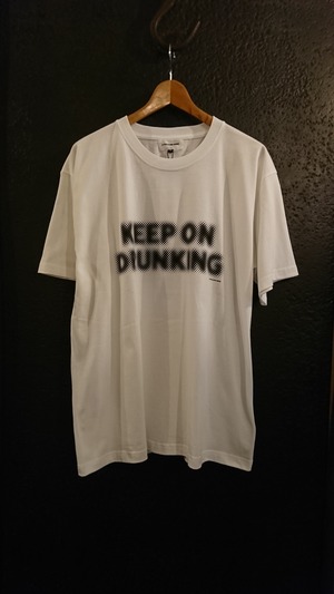 A PUZZLING HOME "KEEP ON DRUKING TEE" White Color
