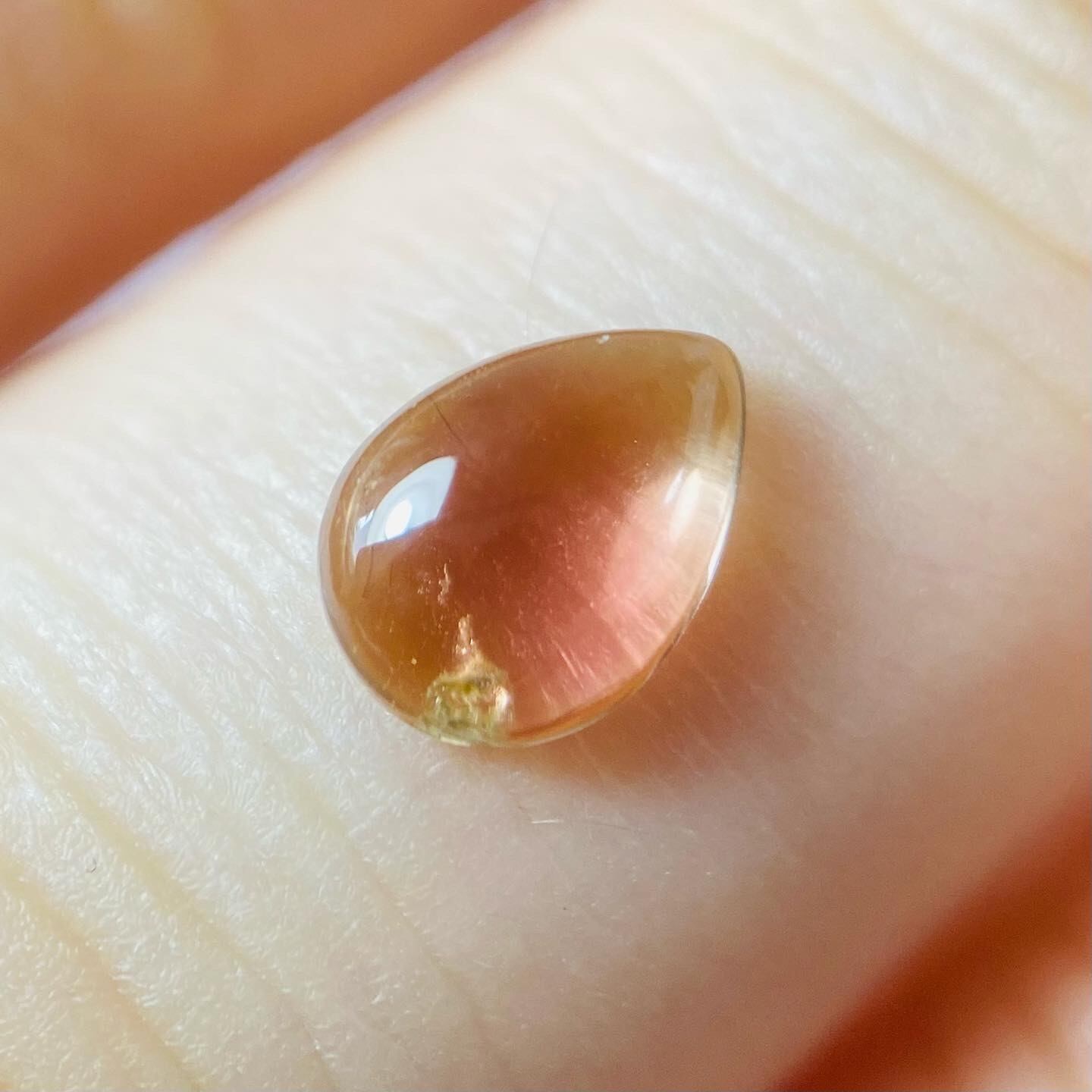 桃もなトルマリン