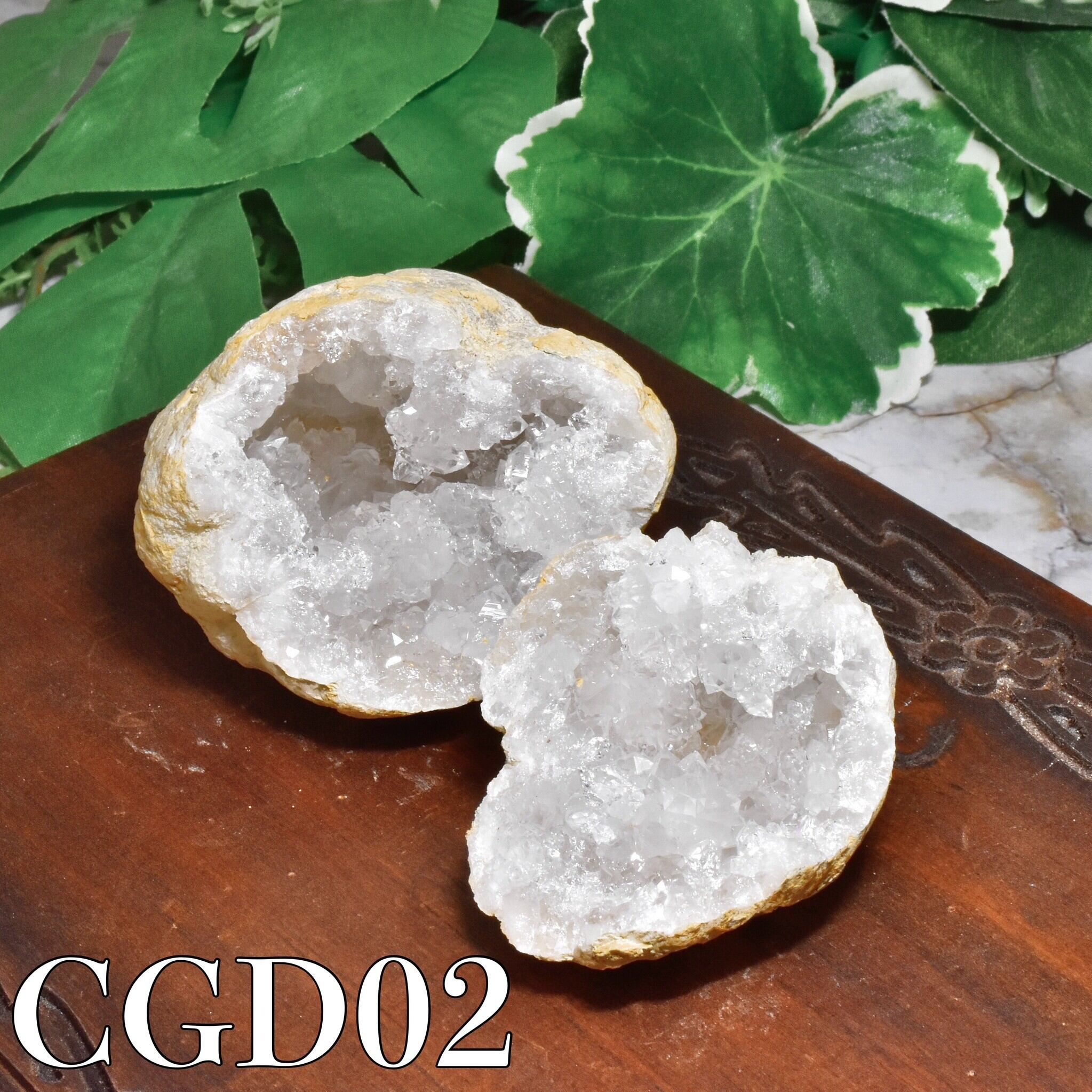 キラキラ輝く! 水晶ジオード 1個売り モロッコ産 CGD02