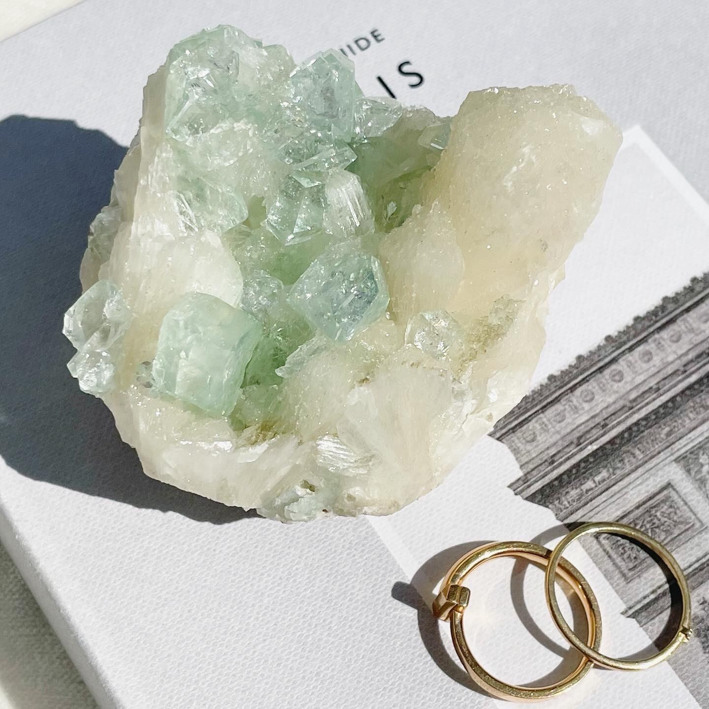 OUTLET 包装 即日発送 代引無料 ✧プレシオライト ブルー桜瑪瑙 共生