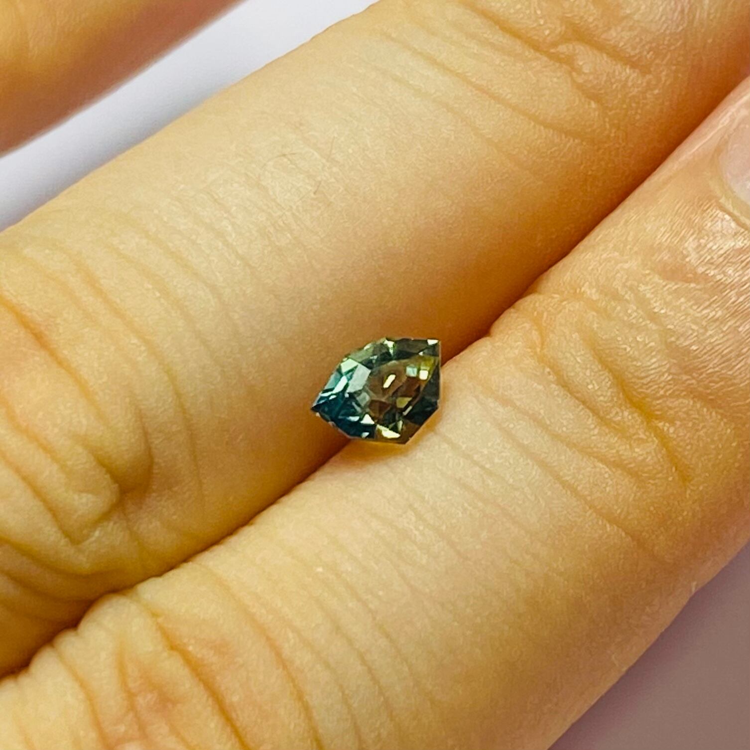 スーパーマンみたいに守ってくれるかしら非加熱サファイア