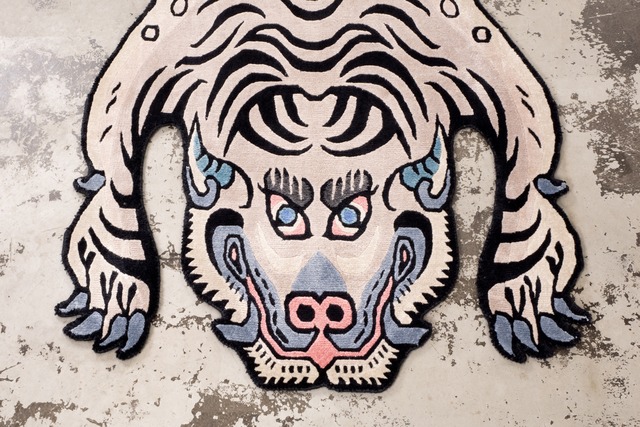 Tibetan Tiger Rug 《Mサイズ•シルク・パールホワイト127》チベタンタイガーラグ