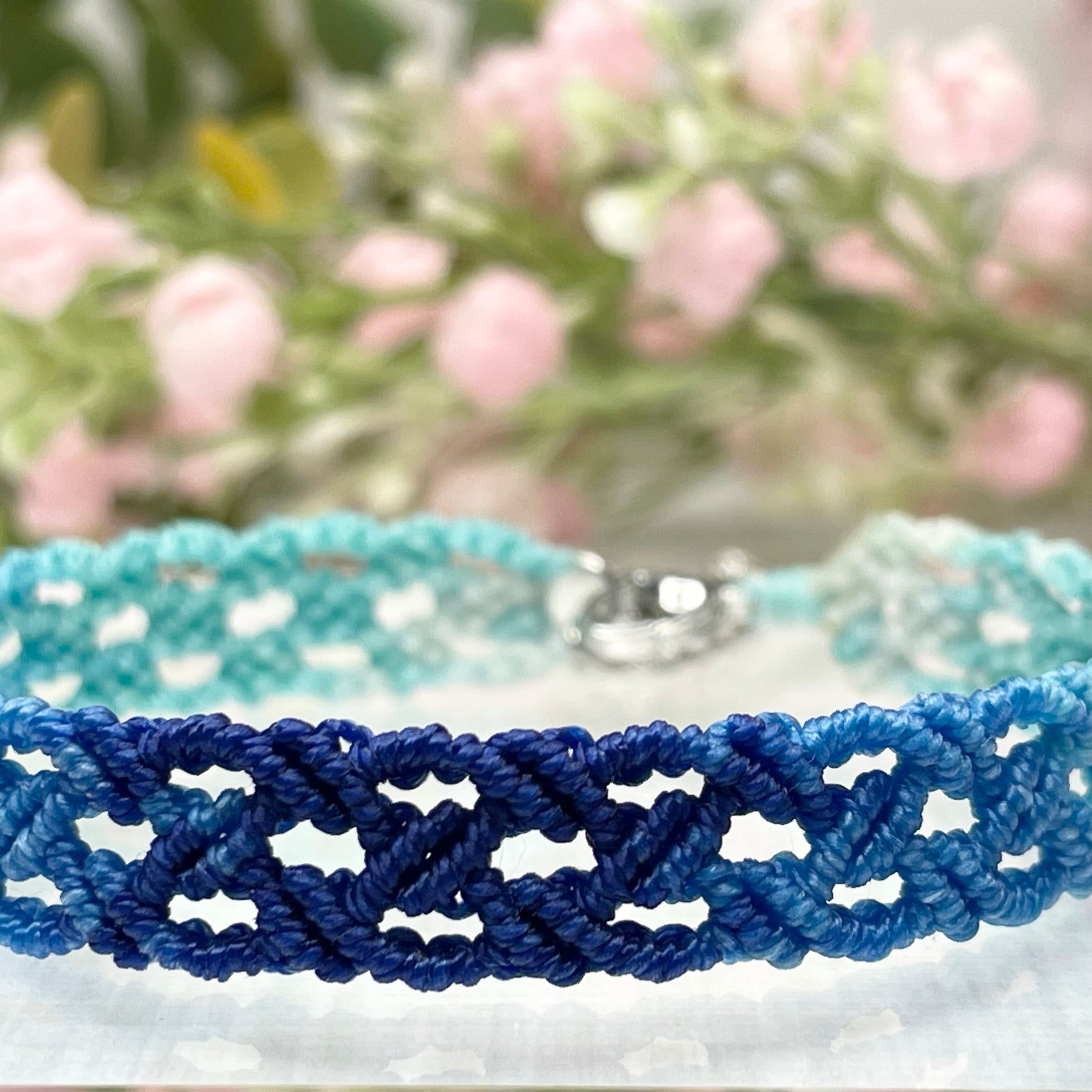 【美品】ブレスレット ビザンチン編み【価格交渉可】【一点限り】 ミサンガ 編み込み ブレスレット 紺 青 白 カラフル | saku1115