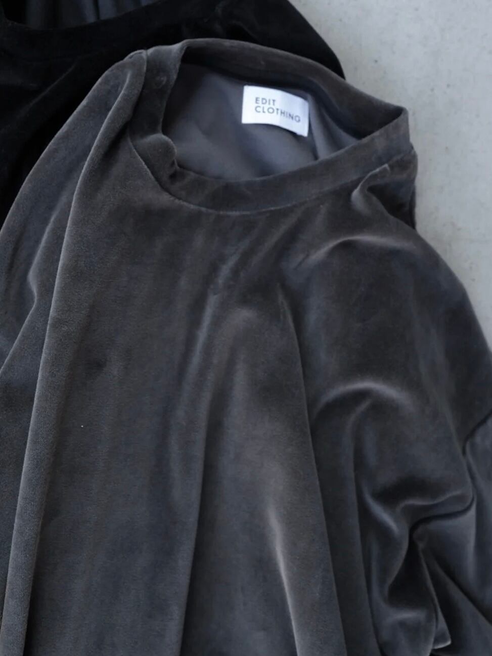 edit clothing DOZUME VELOUR SIDEPOCKET TRAINER / charcoal | SLOW