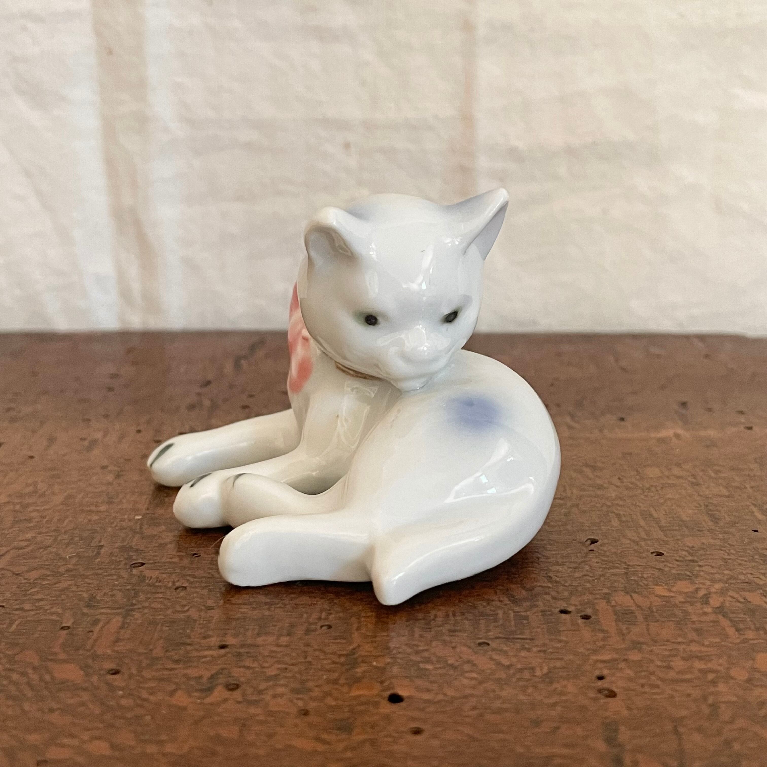 ピンクのリボンのネコ2